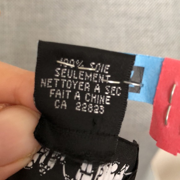 Ellen Tracy 100% Silk Wrap Top - Picture 11 of 11